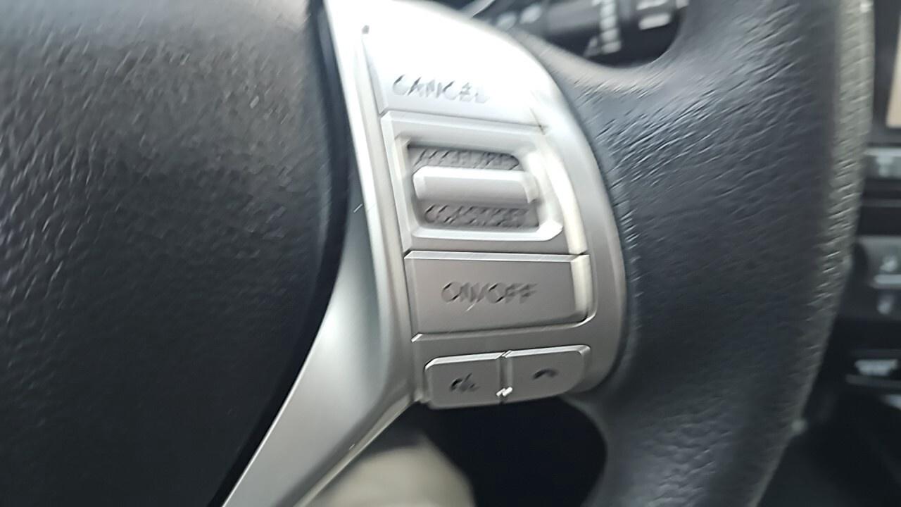 2015 Nissan Rogue FWD 4dr SV/Key Less Entry/Rear View Camera/Panoram Photo