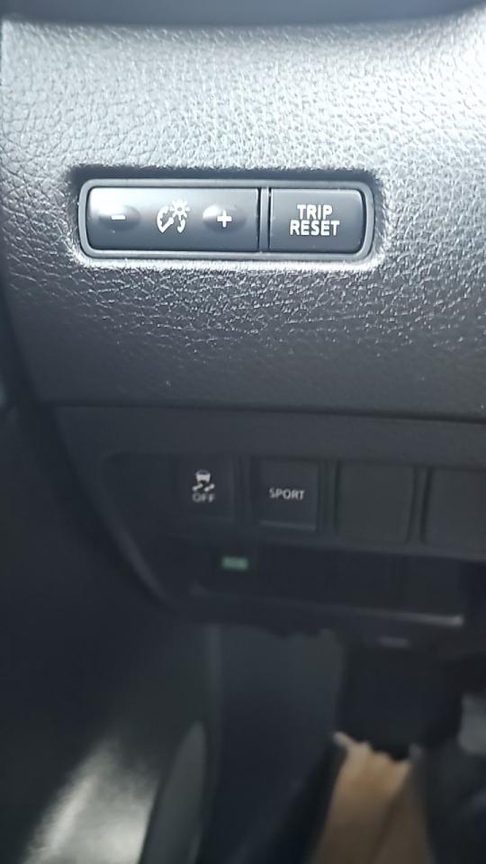 2015 Nissan Rogue FWD 4dr SV/Key Less Entry/Rear View Camera/Panoram Photo