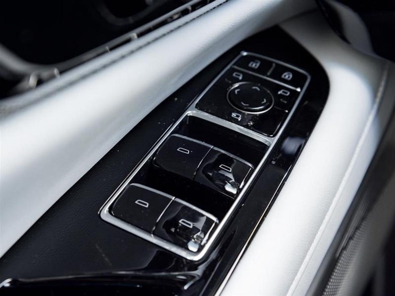 2026 Cadillac OPTIQ Luxury 4dr Photo