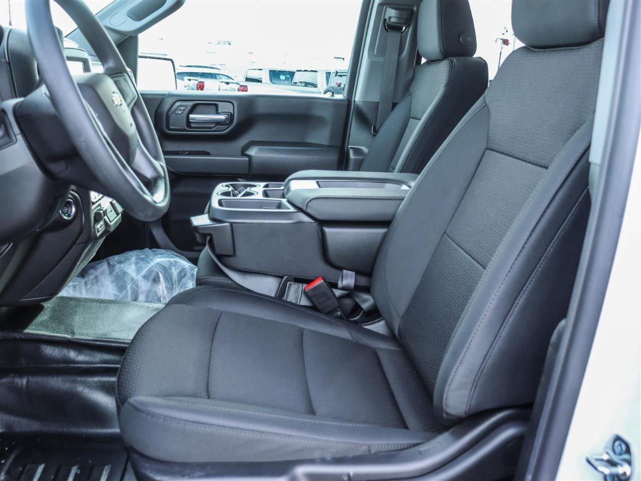 2026 Chevrolet SILVERADO 2500HD 4WD Crew Cab Long Box Work Truck Photo