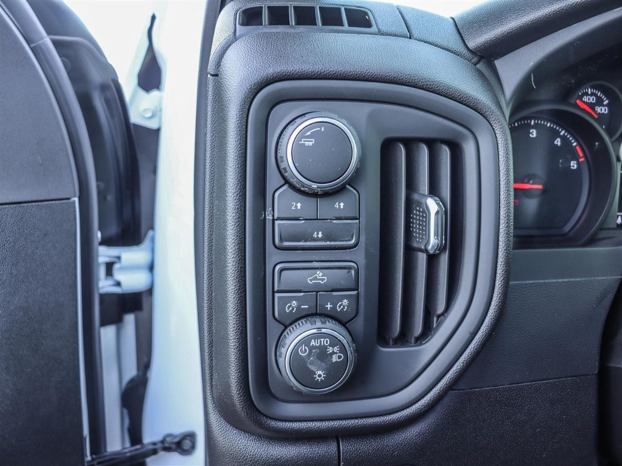 2026 Chevrolet SILVERADO 2500HD 4WD Crew Cab Long Box Work Truck Photo