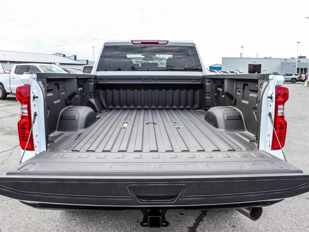 2026 Chevrolet SILVERADO 2500HD 4WD Crew Cab Long Box Work Truck Photo