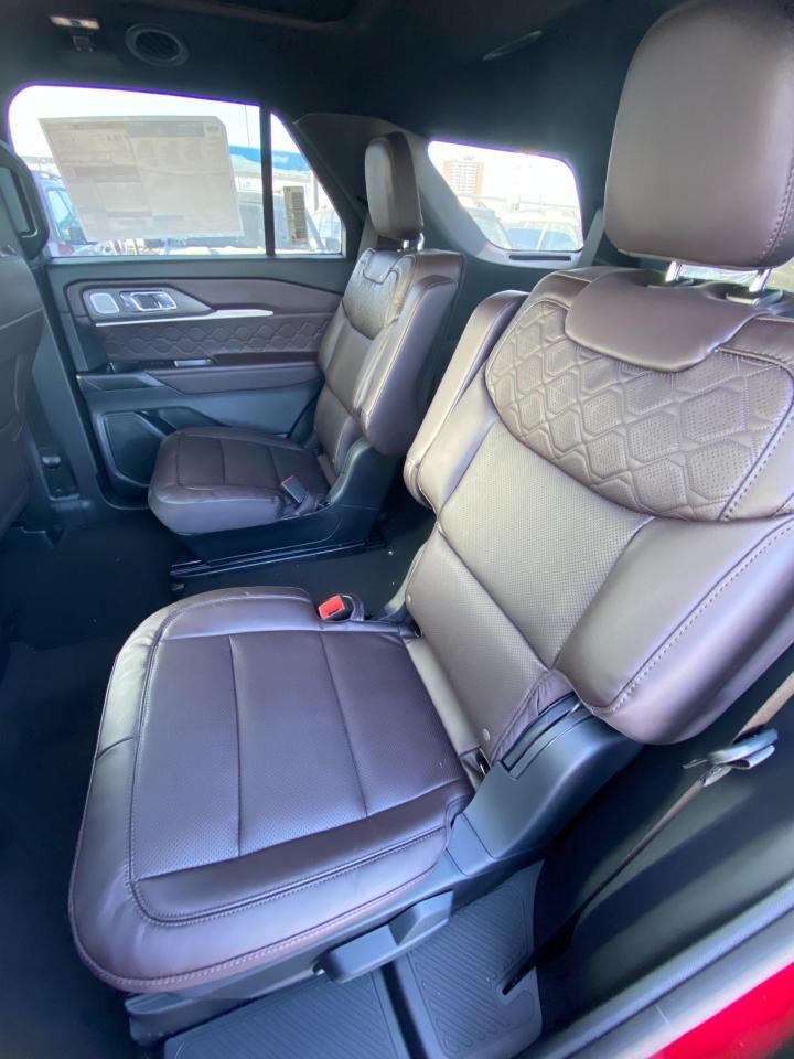 2026 Ford Explorer Platinum 4dr 4x4 Photo