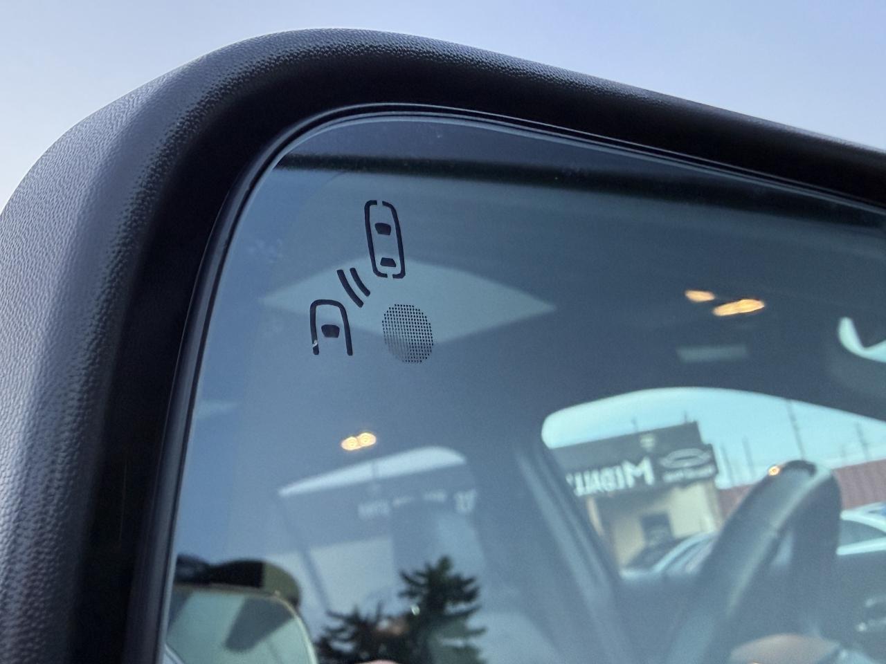 2019 Ford Explorer Platinum 4WD  ACCIDENT FREE 1-OWNER CERTIFIED Photo