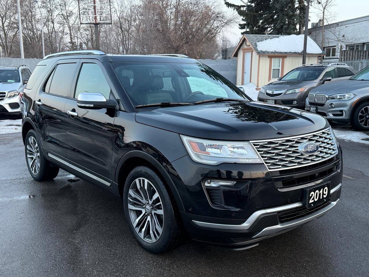 2019 Ford Explorer Platinum 4WD  ACCIDENT FREE 1-OWNER CERTIFIED Photo