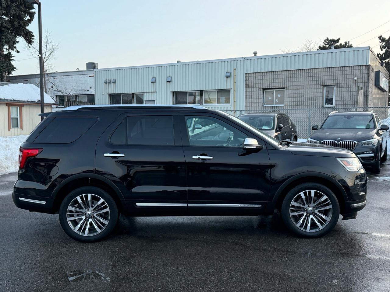 2019 Ford Explorer Platinum 4WD  ACCIDENT FREE 1-OWNER CERTIFIED Photo