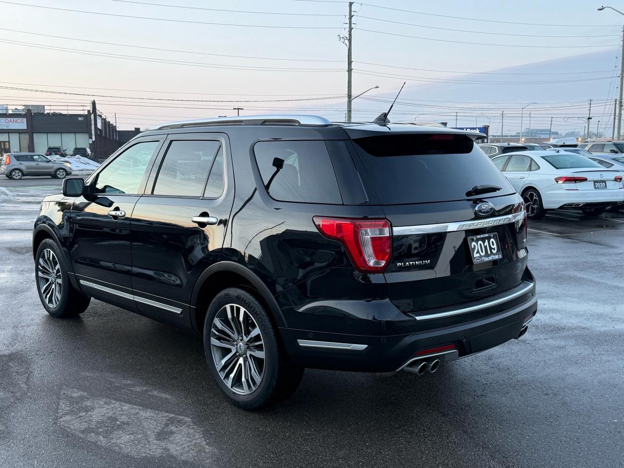 2019 Ford Explorer Platinum 4WD  ACCIDENT FREE 1-OWNER CERTIFIED Photo