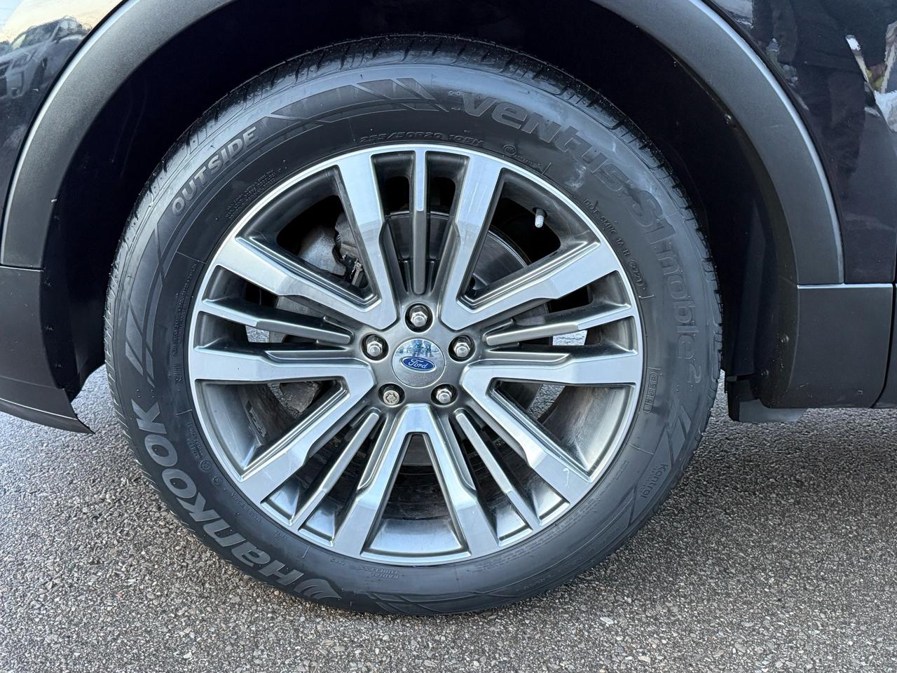 2019 Ford Explorer Platinum 4WD  ACCIDENT FREE 1-OWNER CERTIFIED Photo