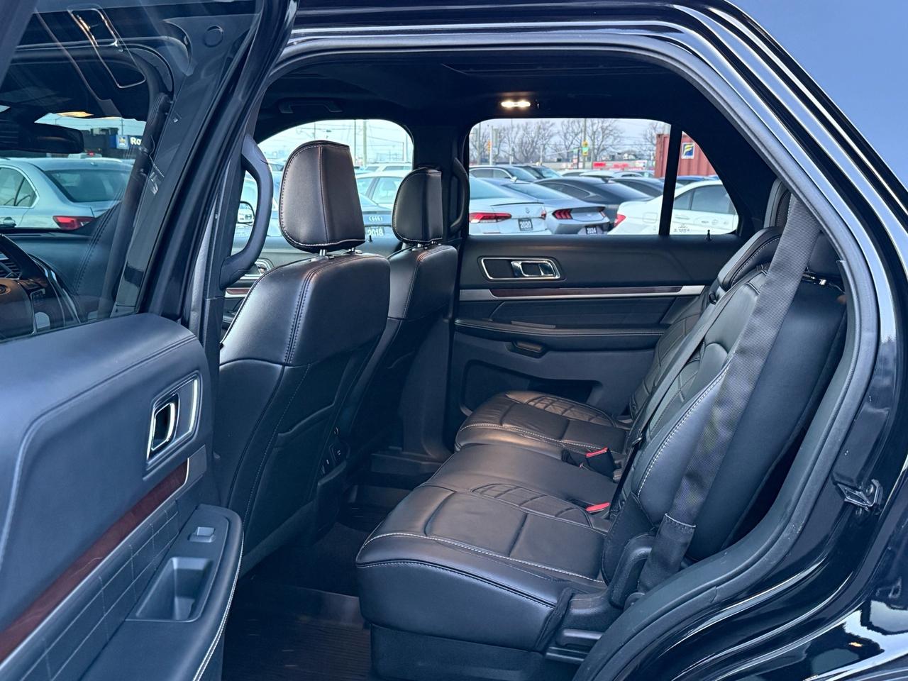 2019 Ford Explorer Platinum 4WD  ACCIDENT FREE 1-OWNER CERTIFIED Photo
