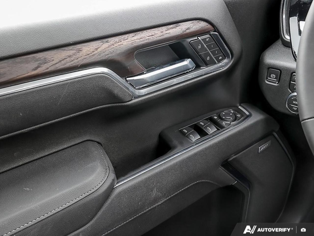 2026 GMC Sierra 1500 Crew Cab Short Box 4-Wheel Drive SLT Photo