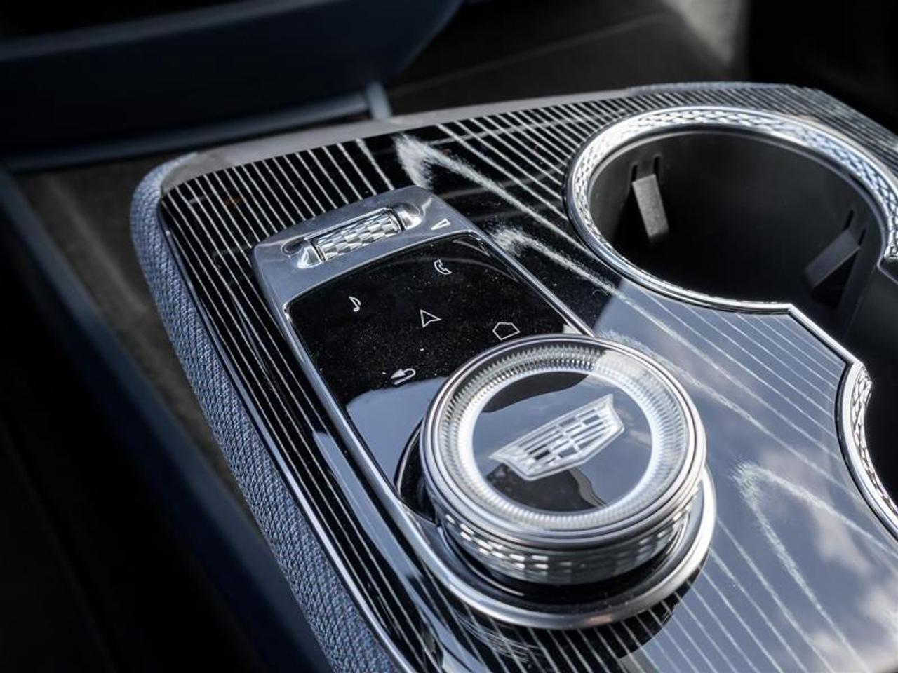 2026 Cadillac OPTIQ Premium Luxury 4dr Photo