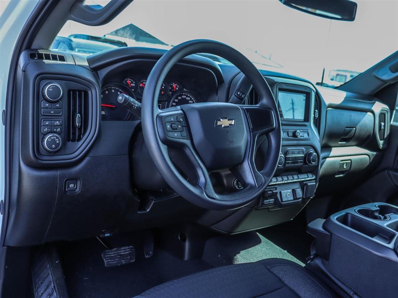 2026 Chevrolet SILVERADO 2500HD 4WD Crew Cab Standard Box Custom Photo