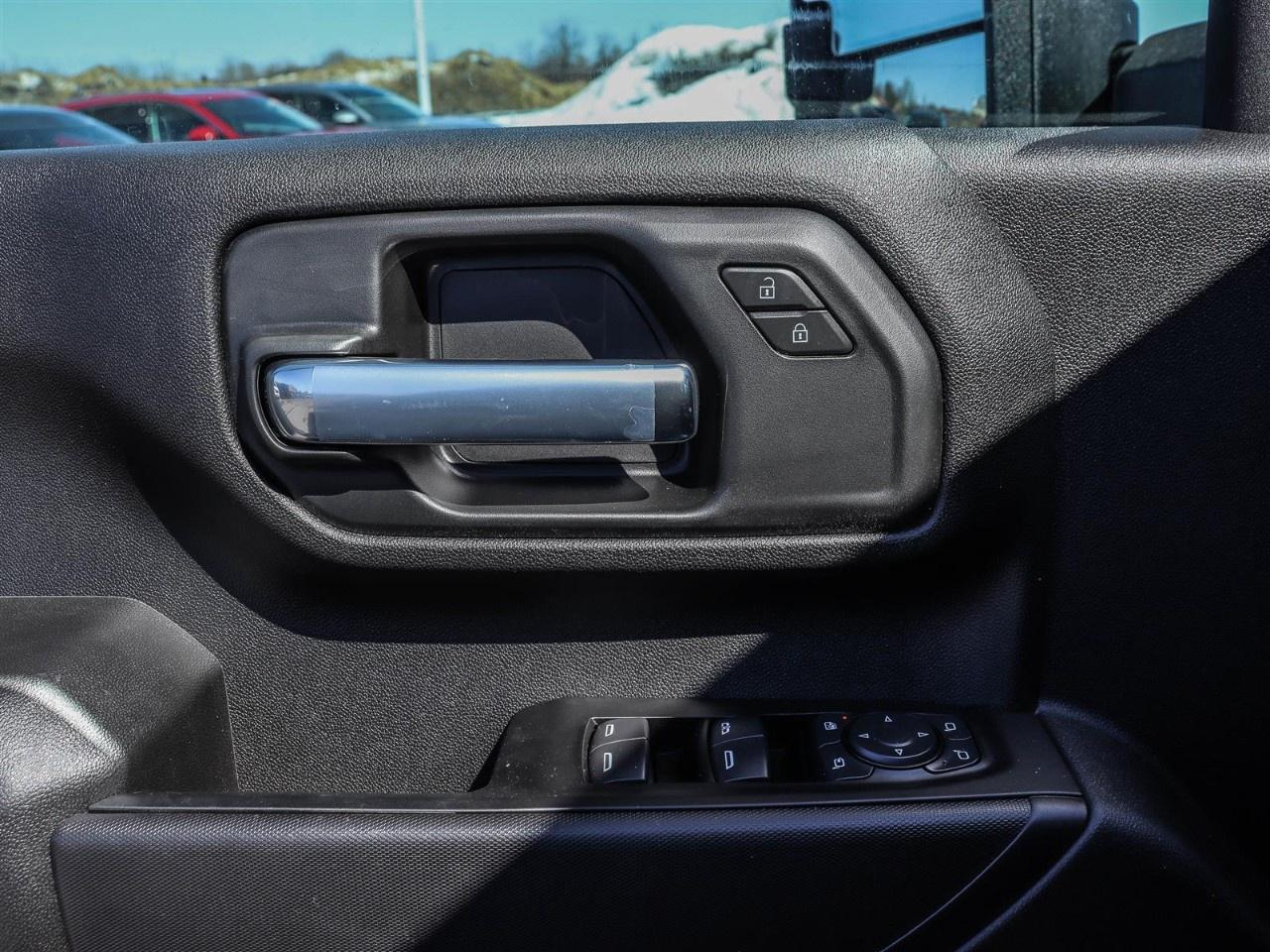 2026 Chevrolet SILVERADO 2500HD 4WD Crew Cab Standard Box Custom Photo