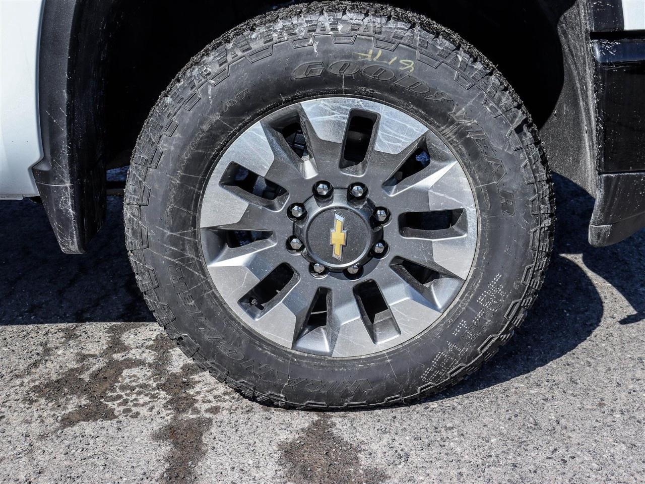 2026 Chevrolet SILVERADO 2500HD 4WD Crew Cab Standard Box Custom Photo
