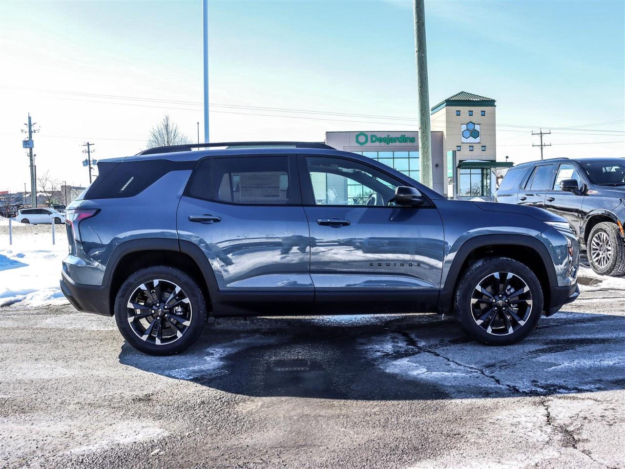 2026 Chevrolet Equinox AWD RS Photo4