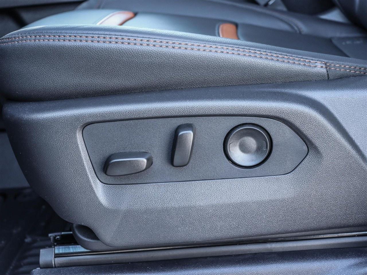 2026 GMC SIERRA 2500HD Crew Cab Standard Box 4-Wheel Drive AT4 Photo