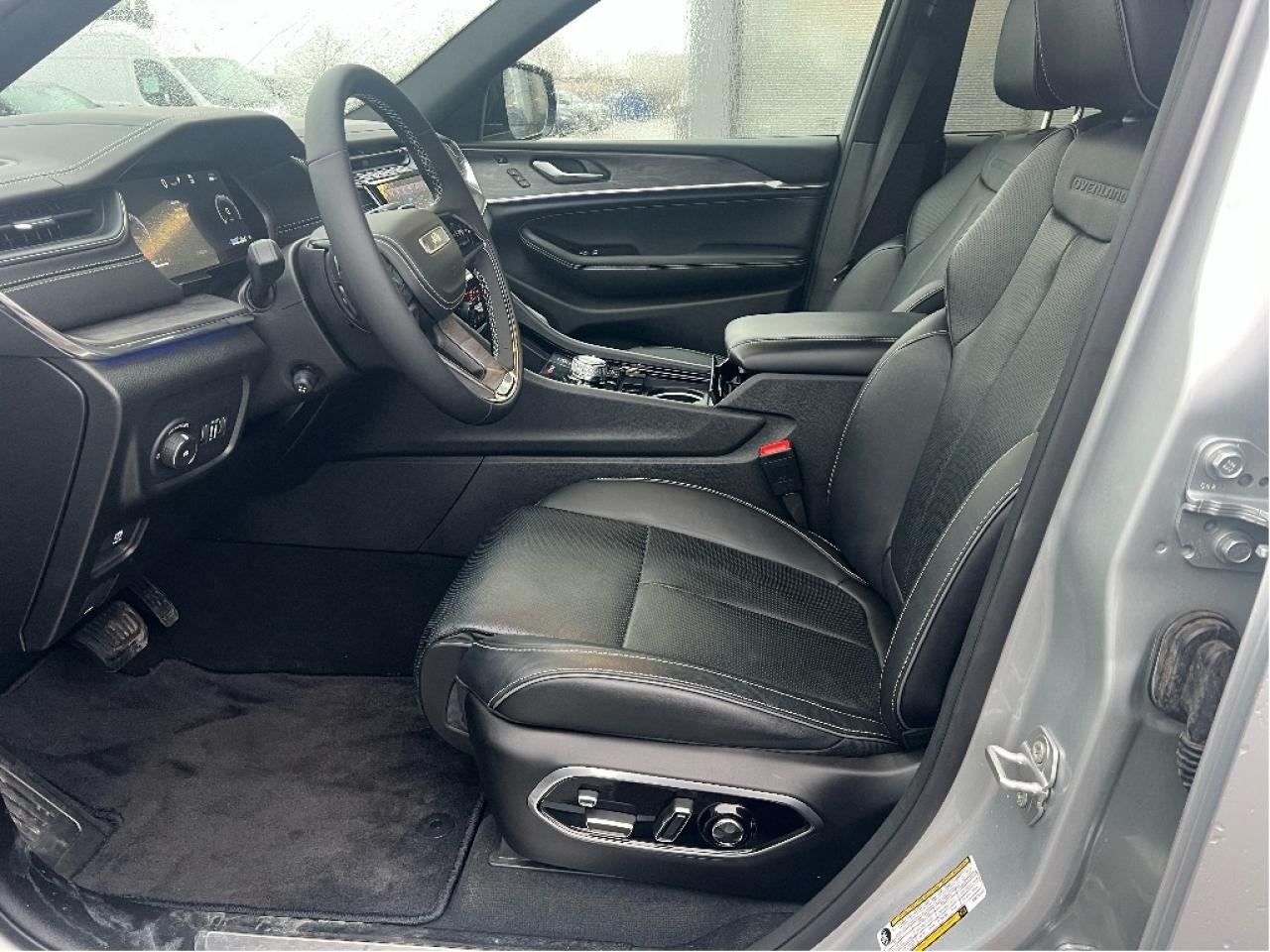 2025 Jeep Grand Cherokee Overland 4x4 V6 *Demonstrator *SUN *NAVI *TOW Photo