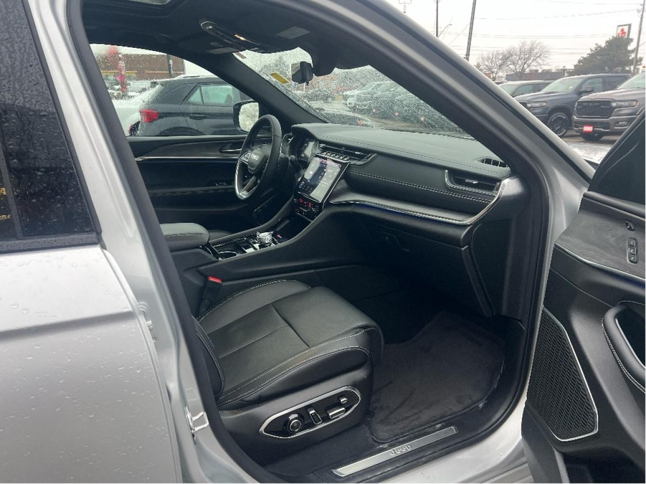 2025 Jeep Grand Cherokee Overland 4x4 V6 *Demonstrator *SUN *NAVI *TOW Photo