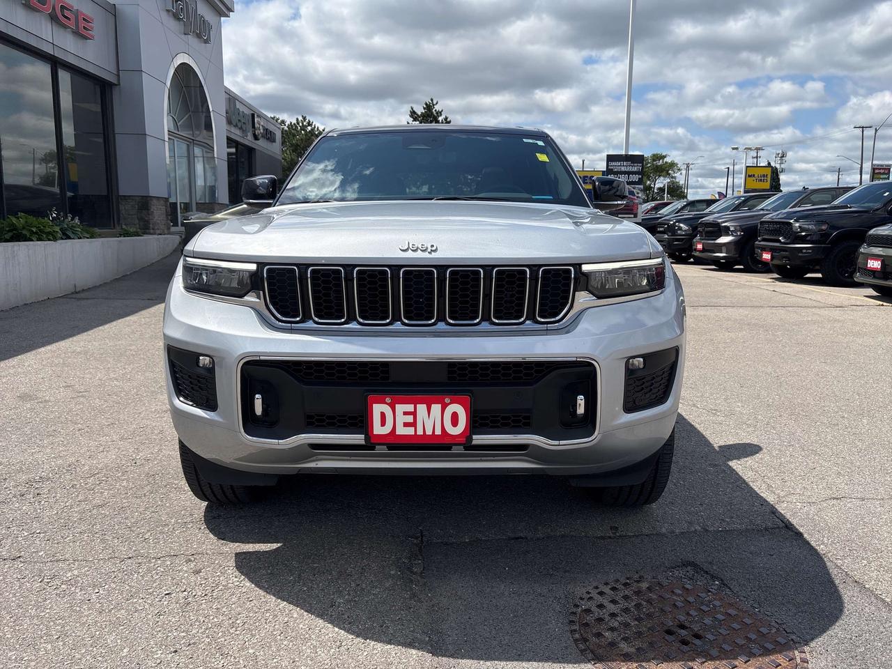 2025 Jeep Grand Cherokee Overland 4x4 V6 *SEAT MASSAGE *SUN *NAVI *TOW Photo5