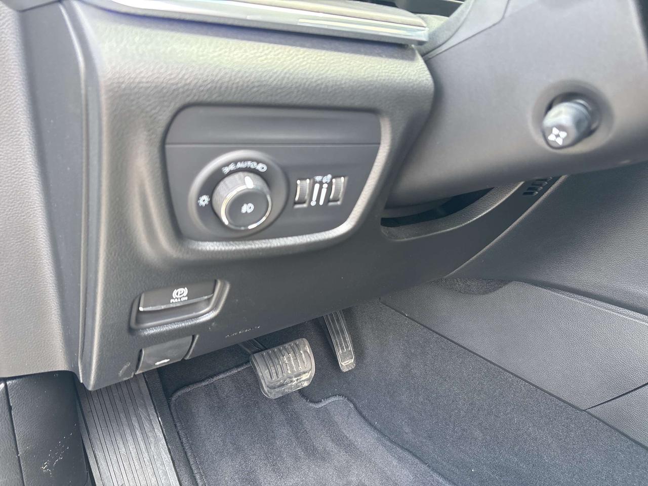 2025 Jeep Grand Cherokee Overland 4x4 V6 *SEAT MASSAGE *SUN *NAVI *TOW Photo