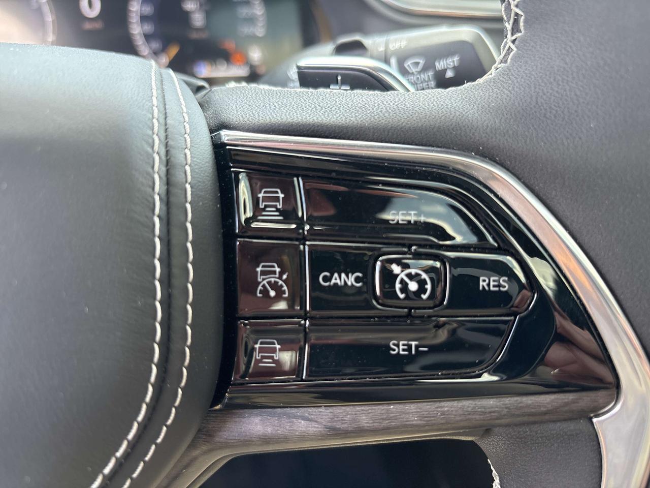 2025 Jeep Grand Cherokee Overland 4x4 V6 *SEAT MASSAGE *SUN *NAVI *TOW Photo