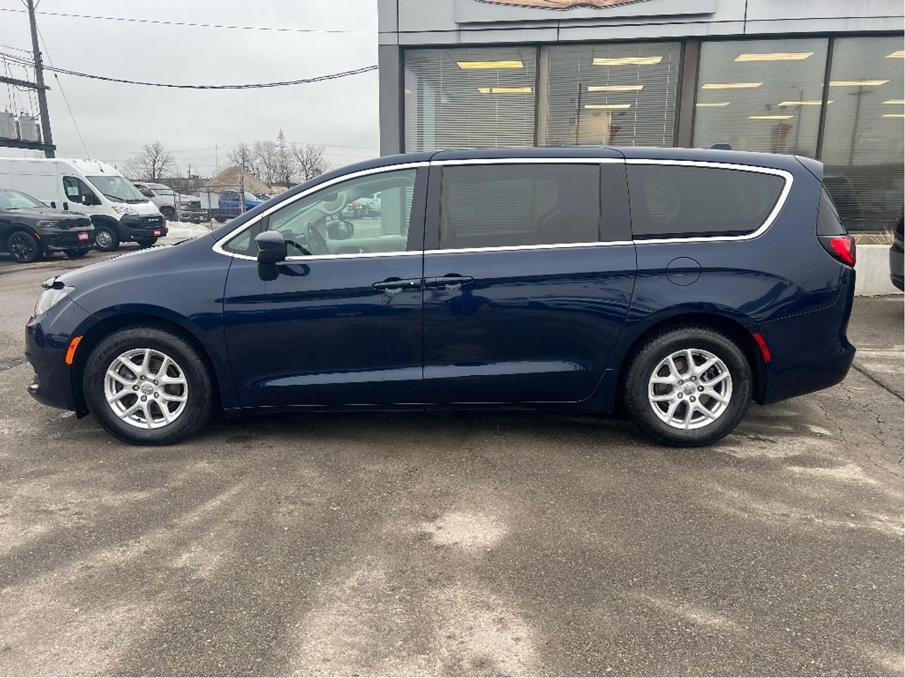 2020 Chrysler Pacifica LX V6 7-Passenger *NAVI *HEATED SEATS *POWER DOORS Photo