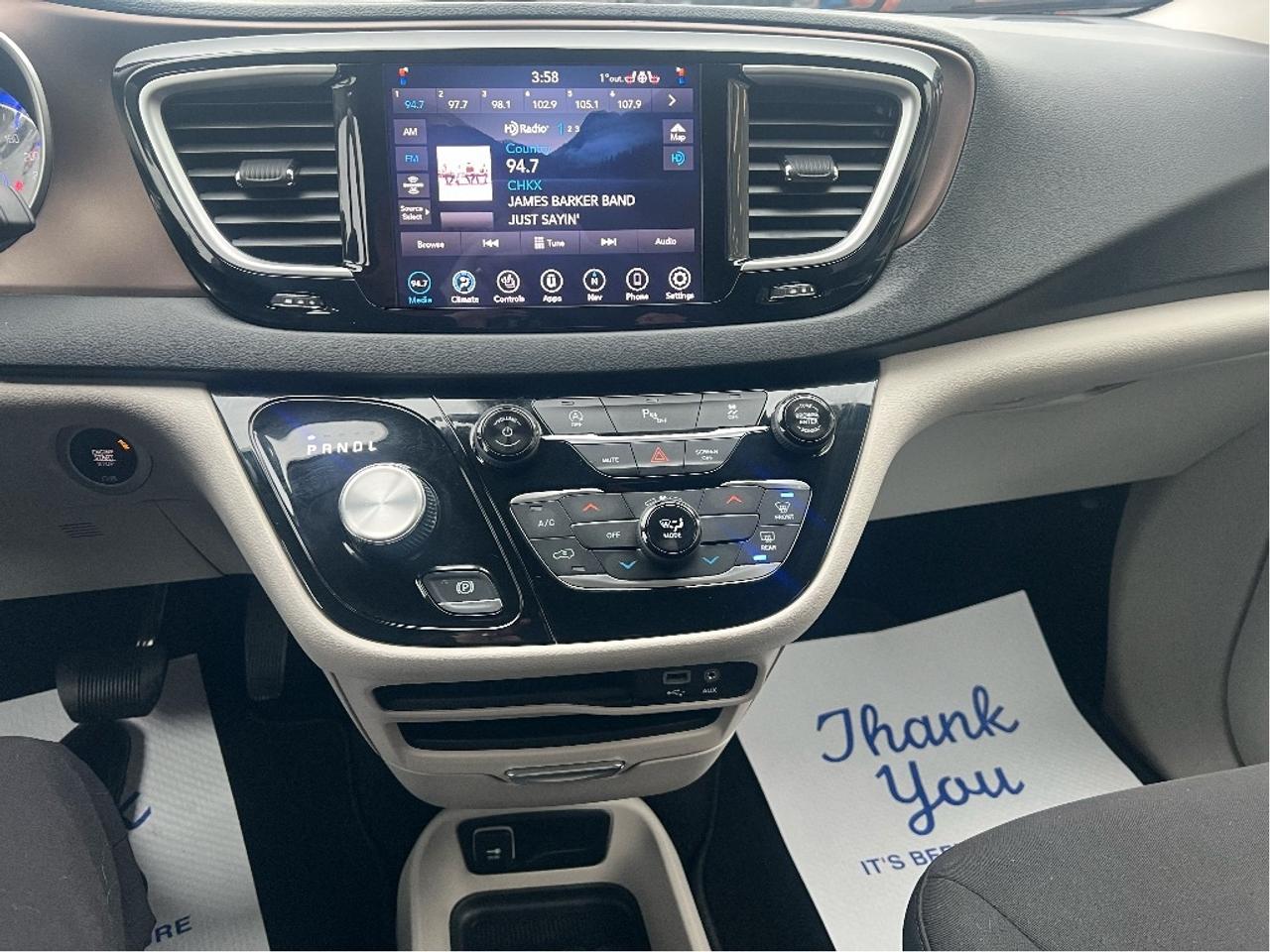 2020 Chrysler Pacifica LX V6 7-Passenger *NAVI *HEATED SEATS *POWER DOORS Photo