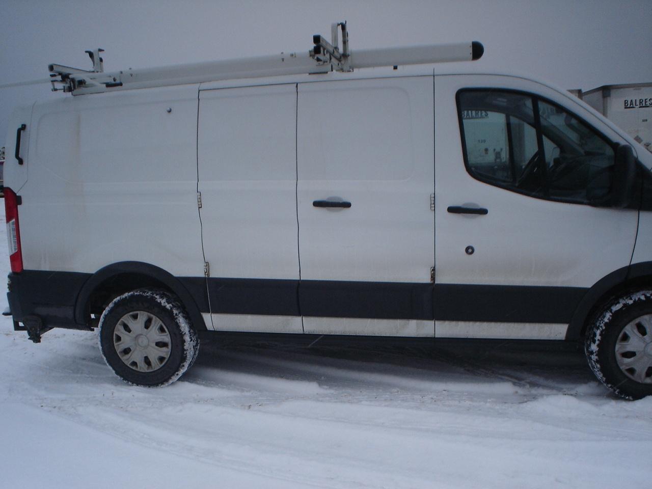 2017 Ford Transit Cargo Van T-250 130" Low Rf 9000 GVWR Swing-Out RH Dr Photo4