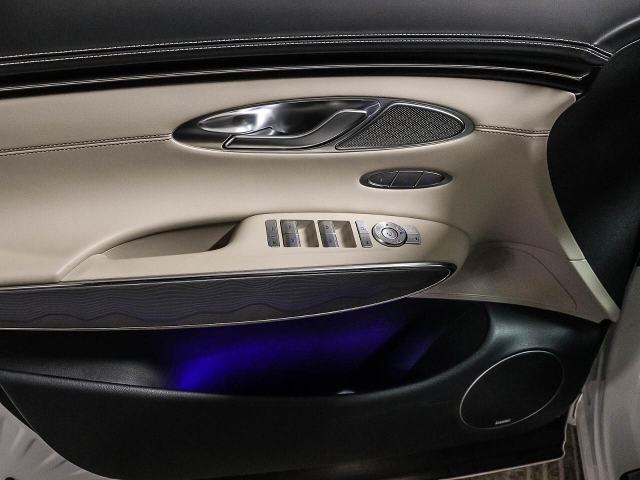 2024 Genesis GV70 2.5T Prestige AWD Photo