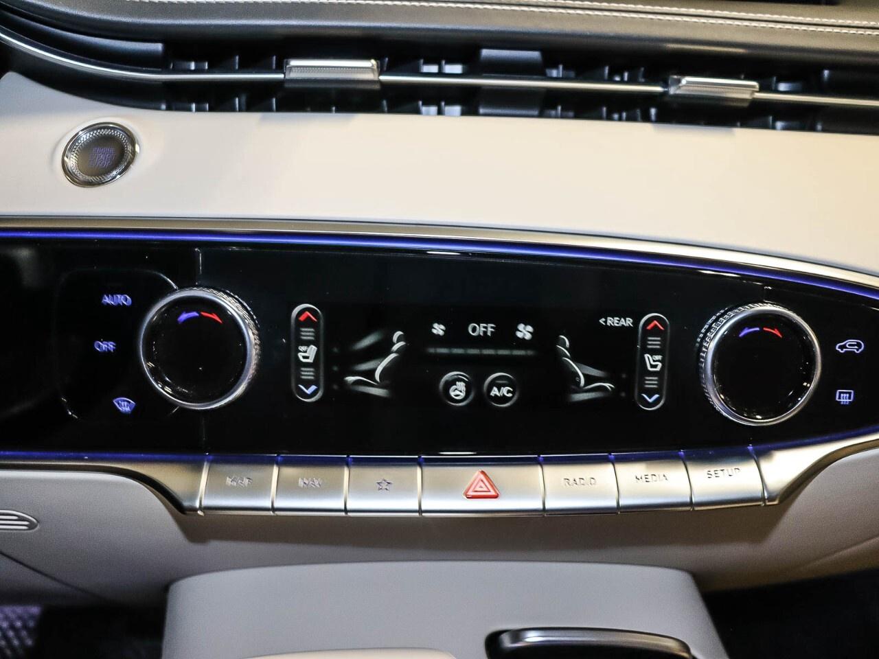 2024 Genesis GV70 2.5T Prestige AWD Photo