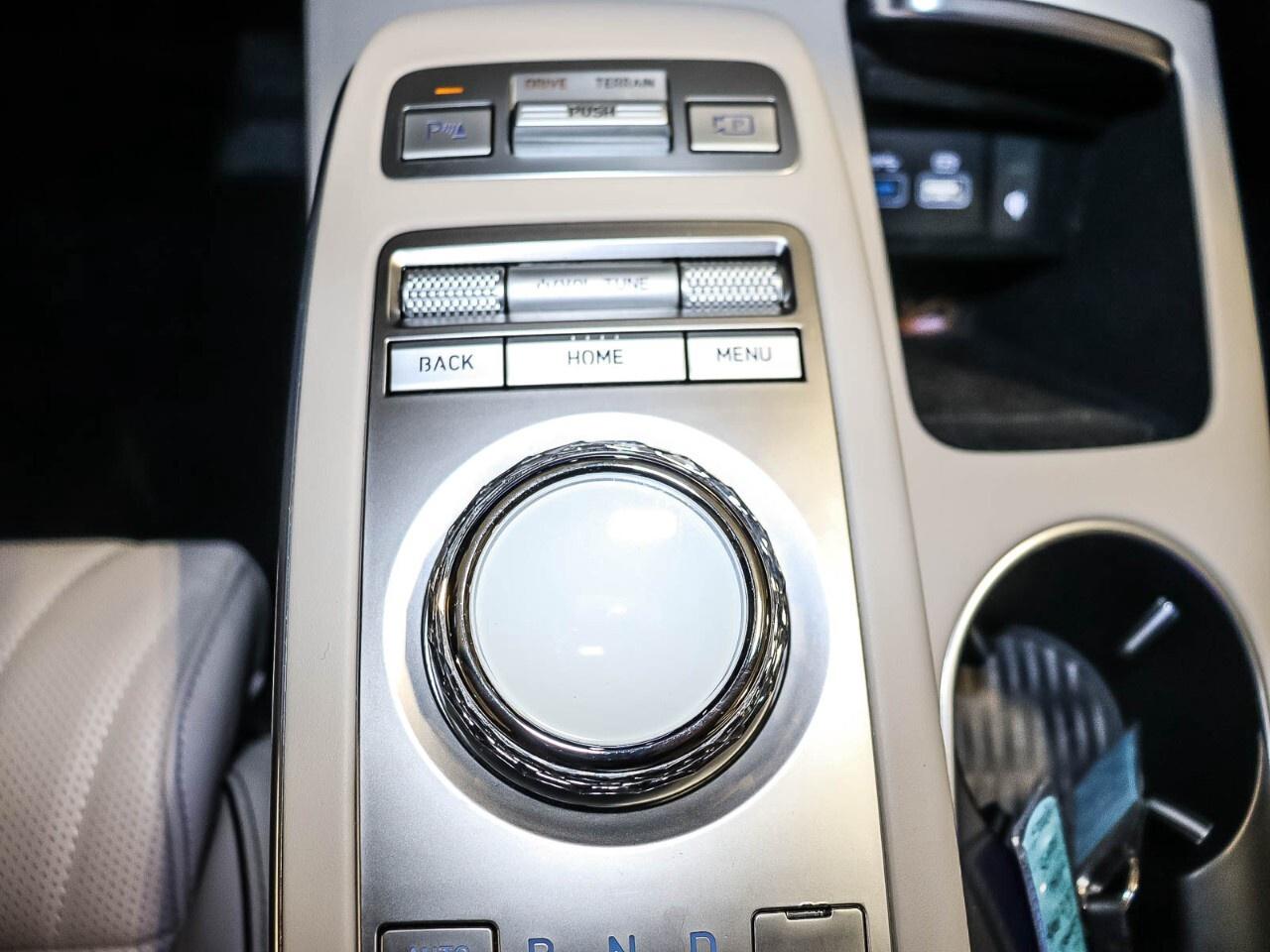 2024 Genesis GV70 2.5T Prestige AWD Photo