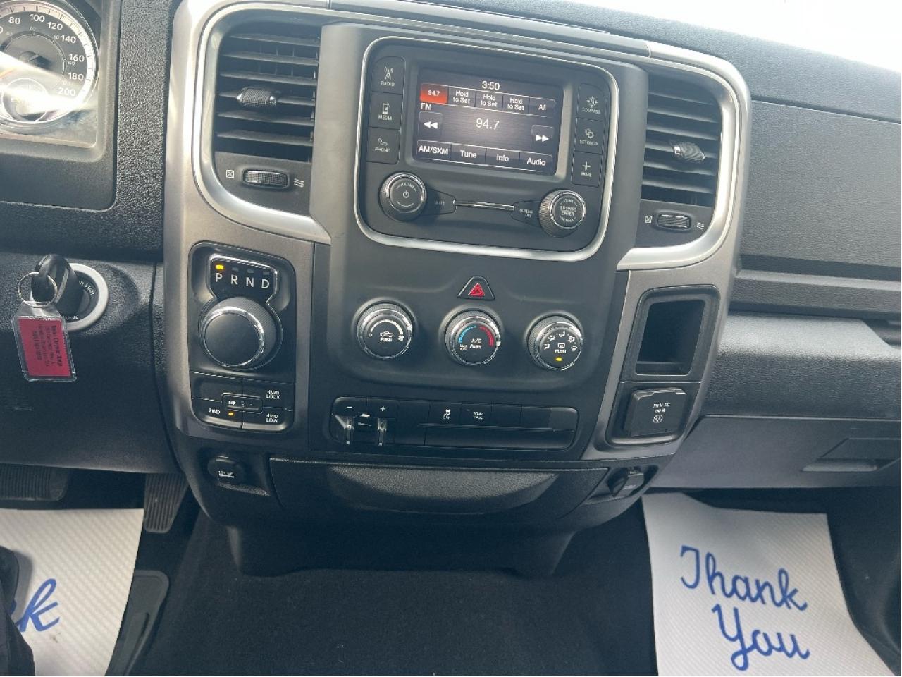 2023 RAM 1500 Classic SLT Crew 4x4 HEMI V8 *HITCH *PWR SEAT *LOW KMS Photo