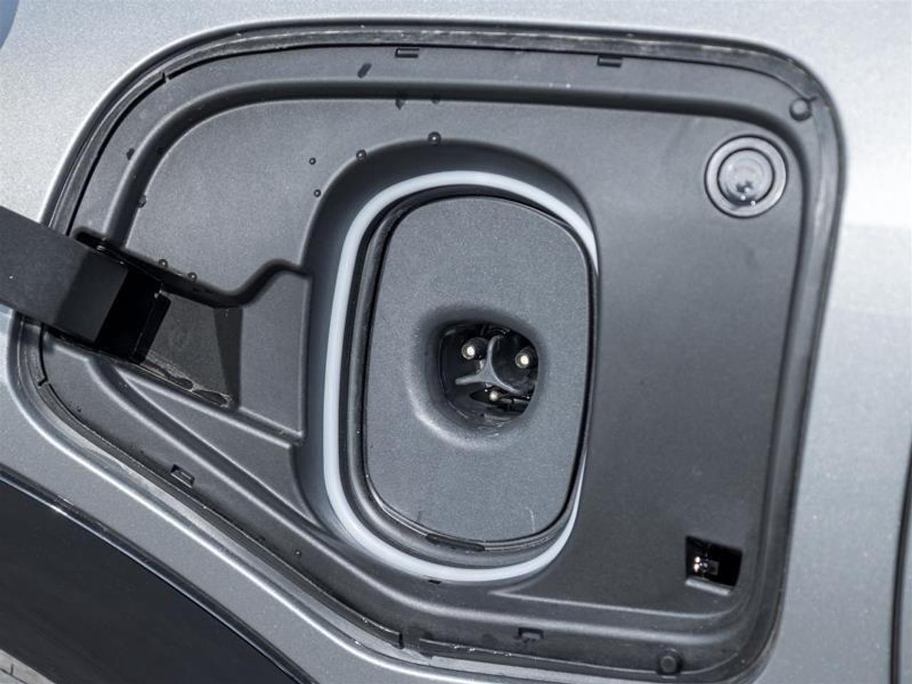 2026 Cadillac OPTIQ Premium Sport 4dr Photo4