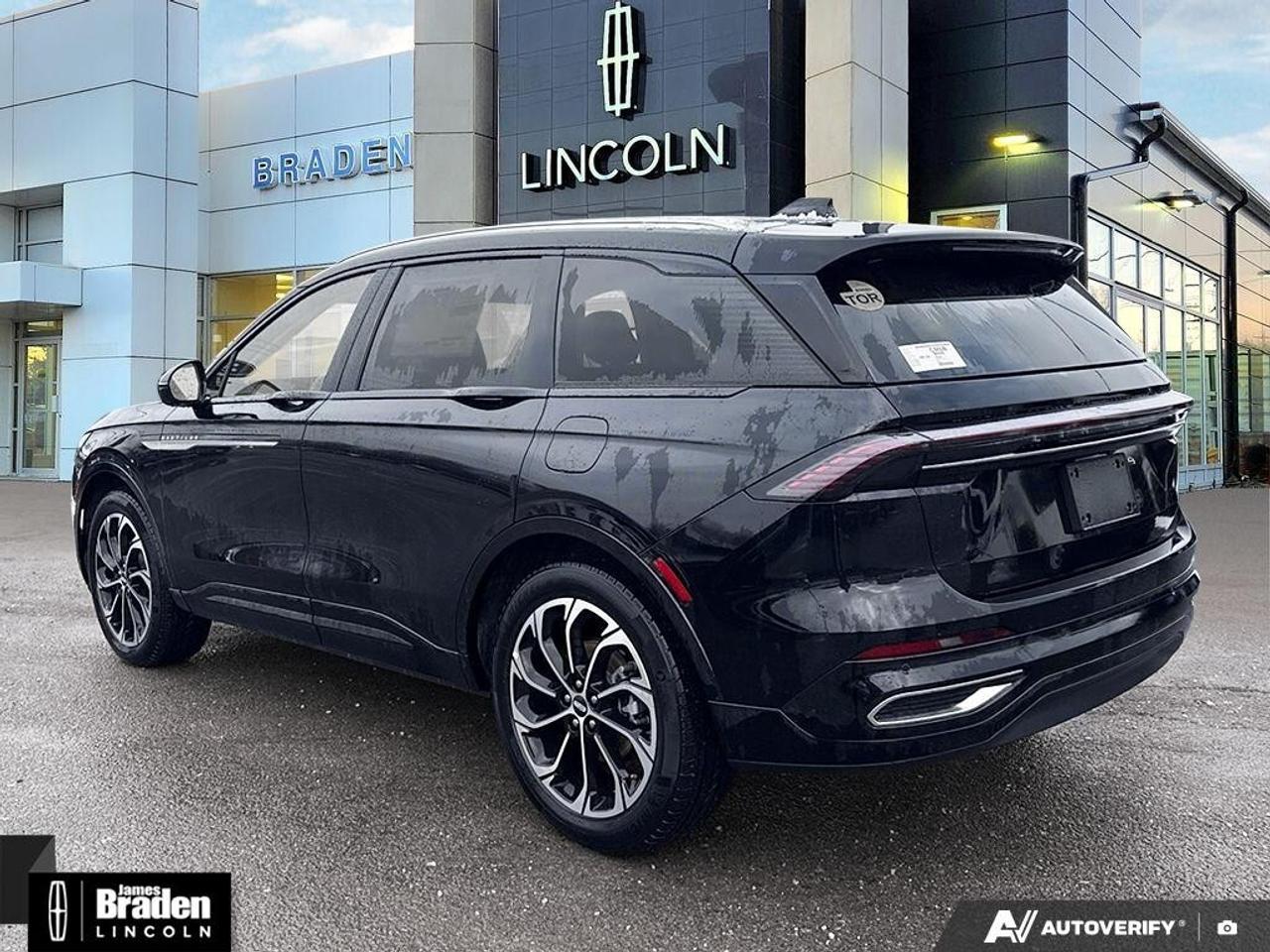 2026 Lincoln Nautilus  Photo3