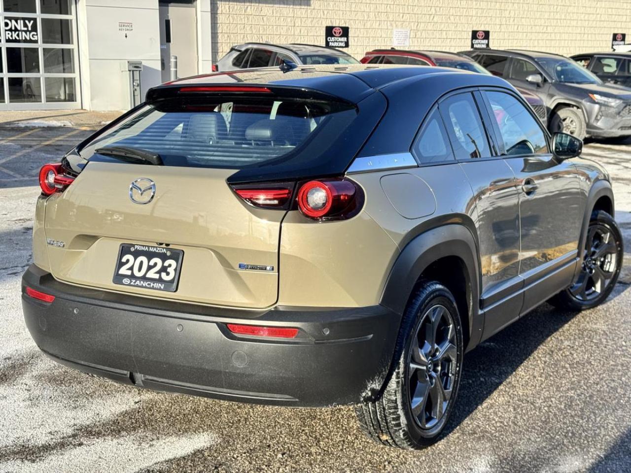 2023 Mazda MX-30 GT/ EXTENDED WARRANTY/ 3.95%RATE/ONLY 1K/ MUST SEE Photo4