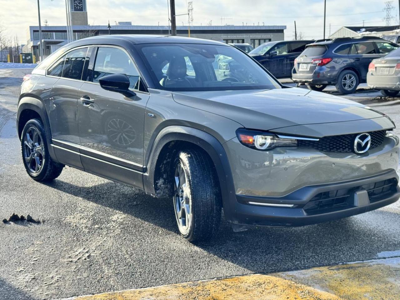 2023 Mazda MX-30 GT/ EXTENDED WARRANTY/ 3.95%RATE/ONLY 1K/ MUST SEE Photo