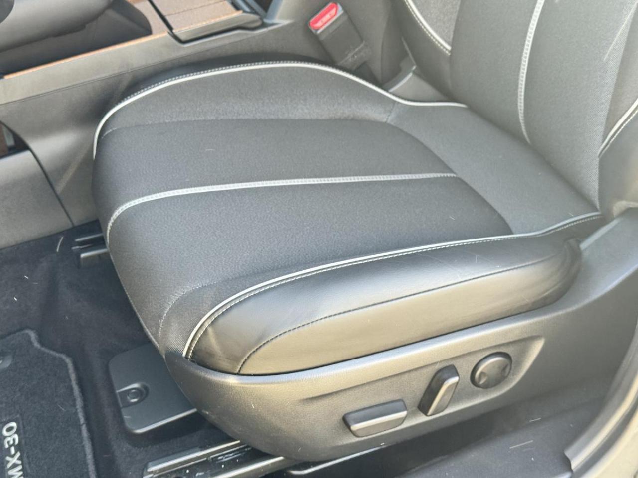 2023 Mazda MX-30 GT/ EXTENDED WARRANTY/ 3.95%RATE/ONLY 1K/ MUST SEE Photo