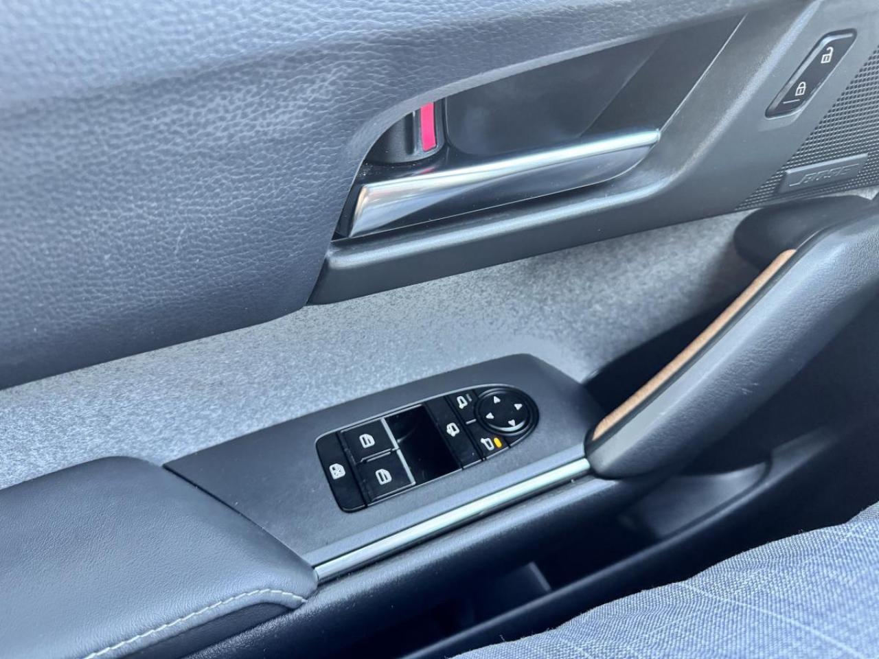 2023 Mazda MX-30 GT/ EXTENDED WARRANTY/ 3.95%RATE/ONLY 1K/ MUST SEE Photo