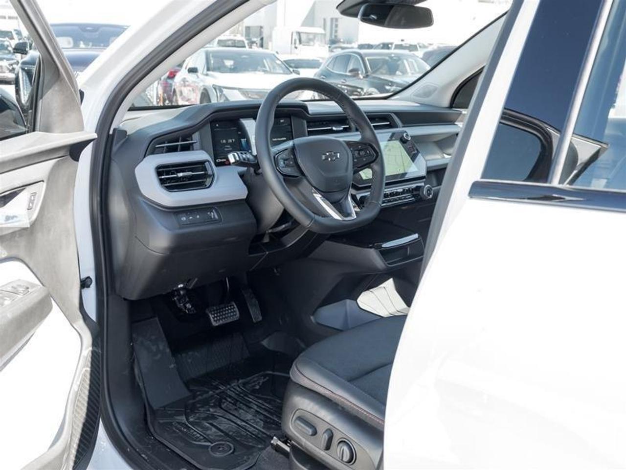 2027 Chevrolet Bolt RS 4dr Photo