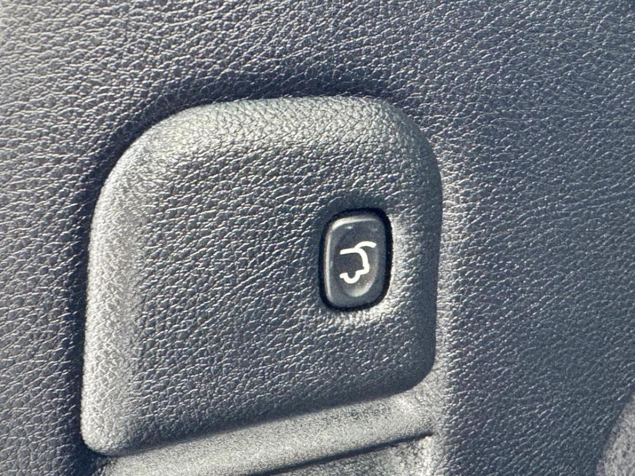 2018 Jeep Grand Cherokee LIMITED 4X4/ LEATHER/ PANOROOF/ CARFAX CLEAN Photo