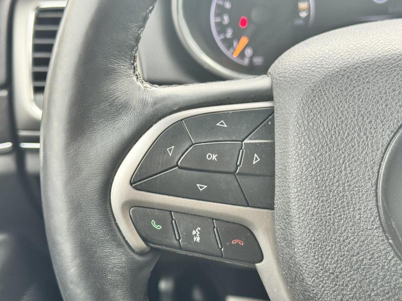 2018 Jeep Grand Cherokee LIMITED 4X4/ LEATHER/ PANOROOF/ CARFAX CLEAN Photo