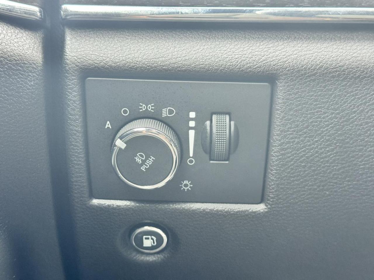 2018 Jeep Grand Cherokee LIMITED 4X4/ LEATHER/ PANOROOF/ CARFAX CLEAN Photo