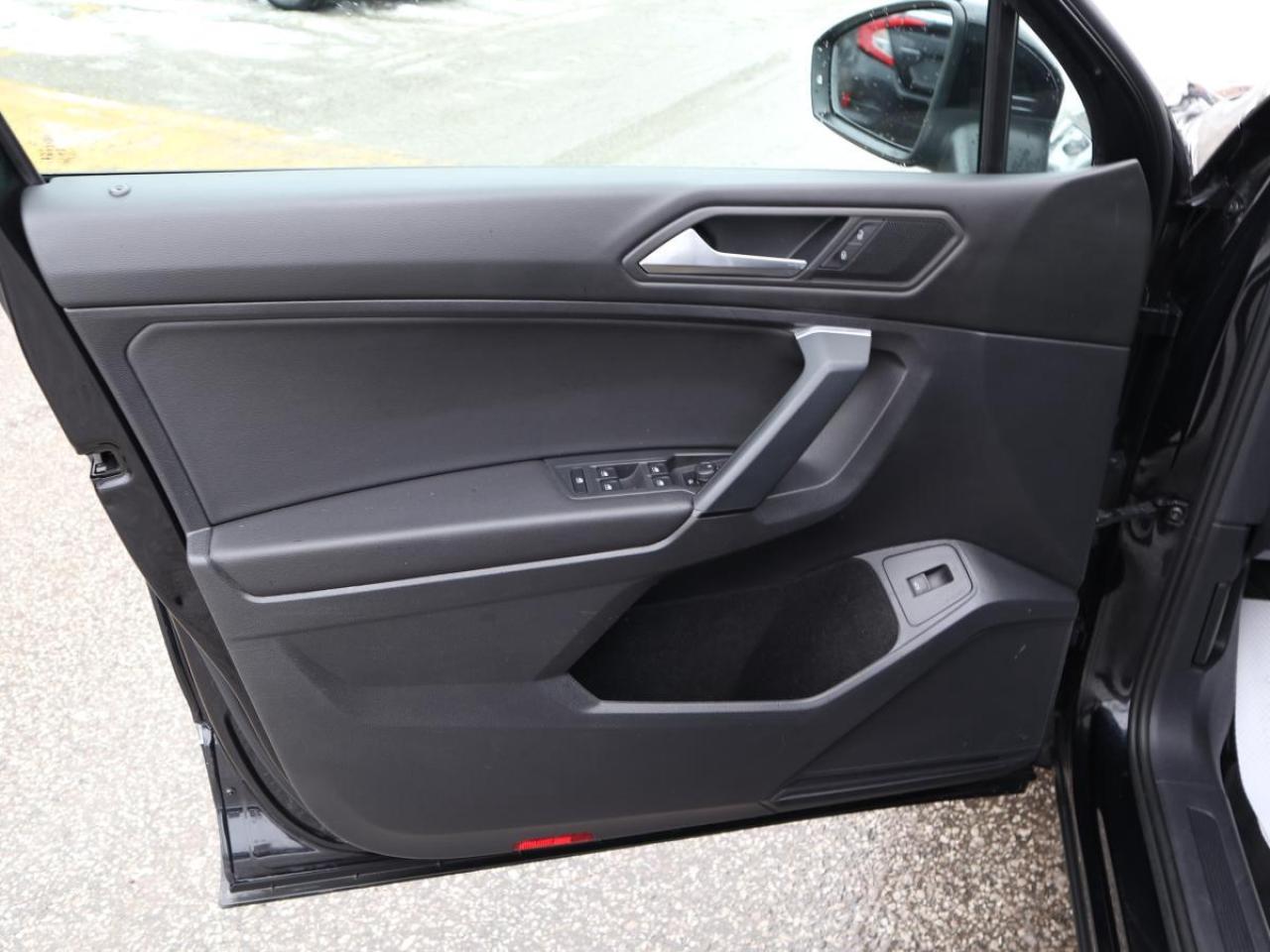 2019 Volkswagen Tiguan COMFORTLINE 4 MOTION/ LEATHER/ ALLOYS/ CERTIFIED Photo