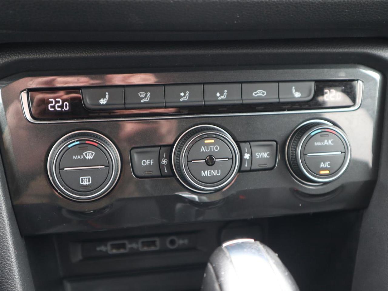 2019 Volkswagen Tiguan COMFORTLINE 4 MOTION/ LEATHER/ ALLOYS/ CERTIFIED Photo