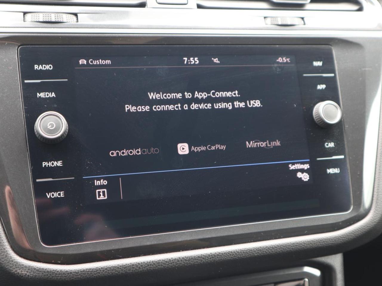 2019 Volkswagen Tiguan COMFORTLINE 4 MOTION/ LEATHER/ ALLOYS/ CERTIFIED Photo