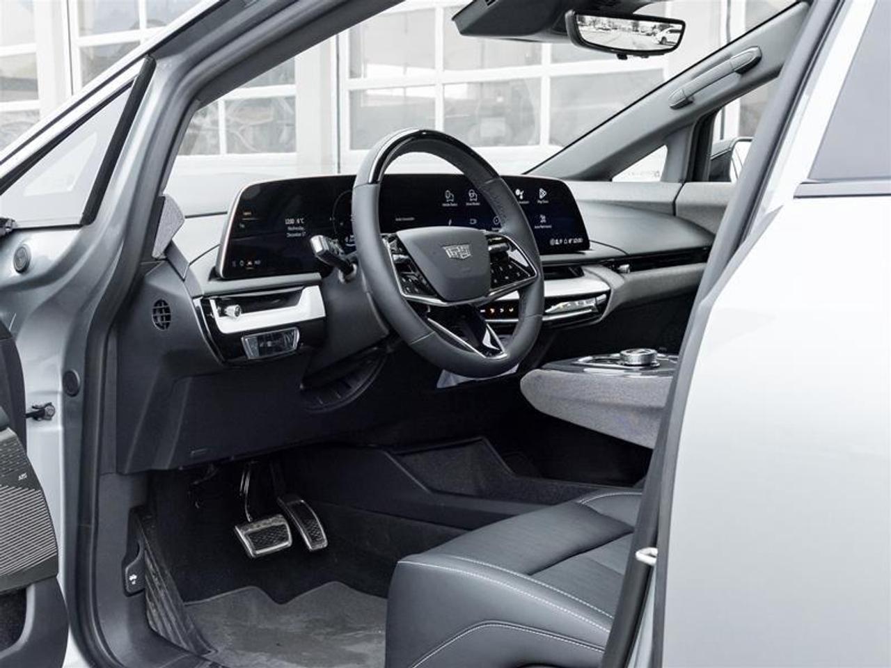 2026 Cadillac OPTIQ Premium Luxury 4dr Photo