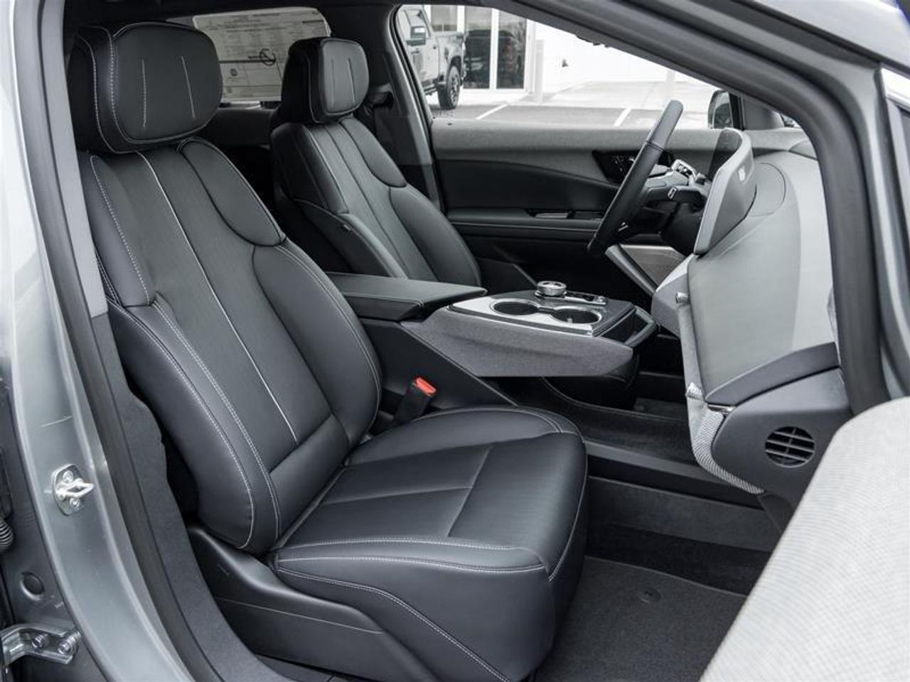 2026 Cadillac OPTIQ Premium Luxury 4dr Photo