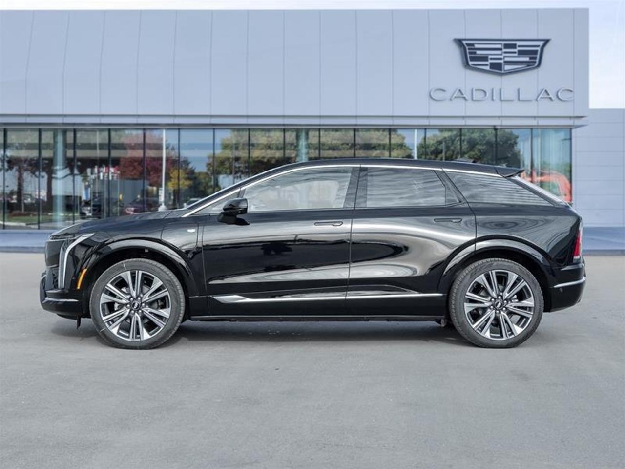2026 Cadillac OPTIQ Premium Luxury 4dr Photo2