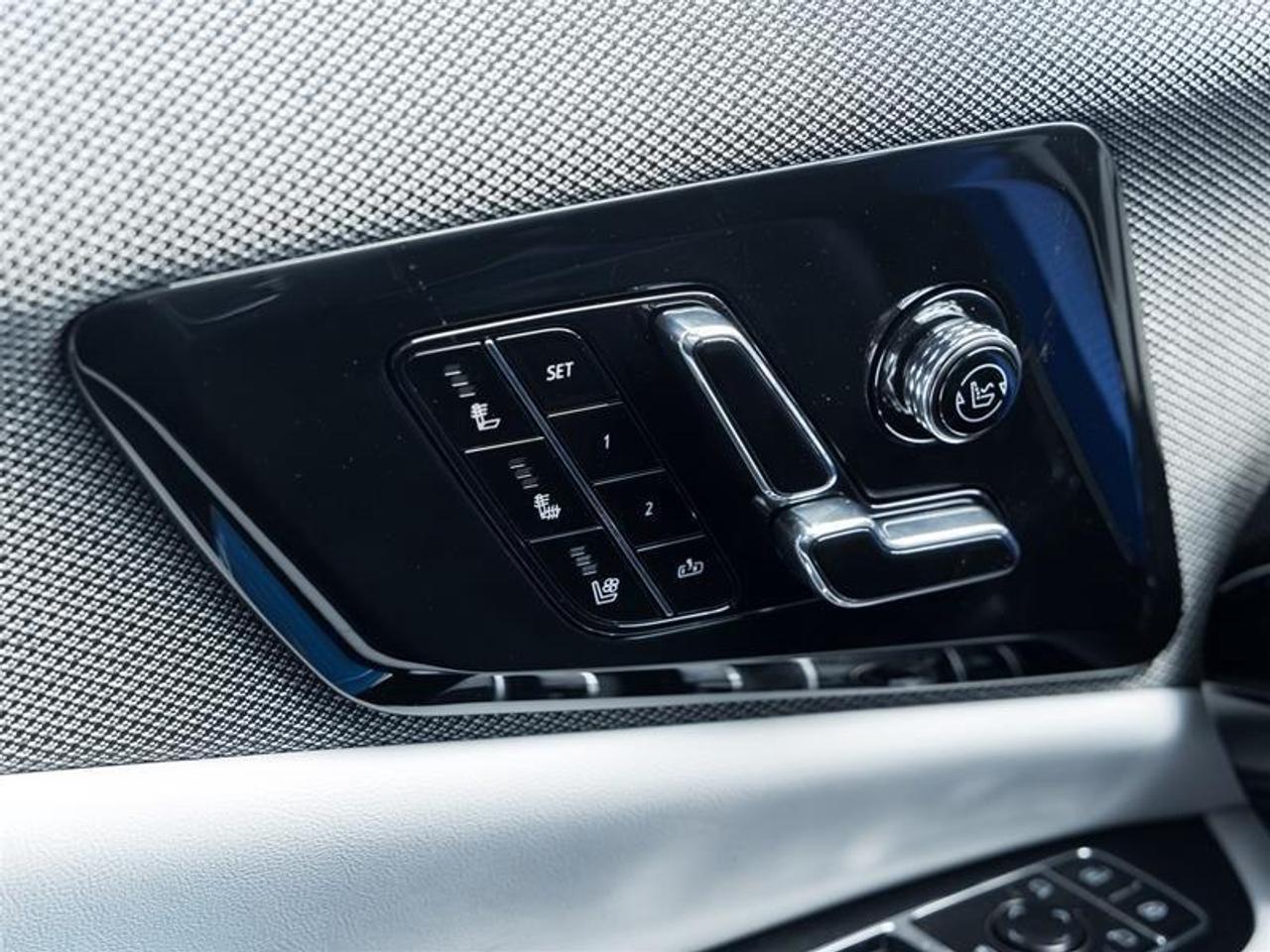 2026 Cadillac OPTIQ Premium Luxury 4dr Photo