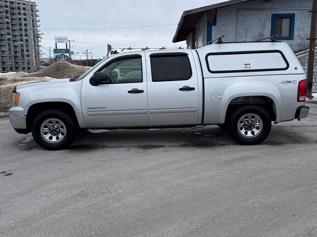 2013 GMC Sierra 1500 SLE   4WD   TOW PKG Photo